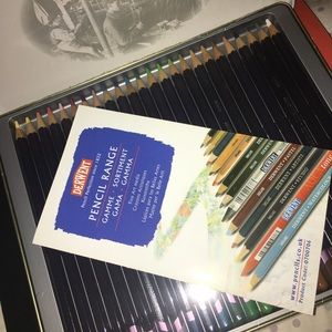 Derwent 24 Studio Color Pencils
